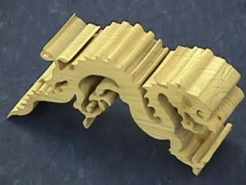 smok wykonany z&nbsp;sosny o&nbsp;grubości 1 cala (1.3 cm)